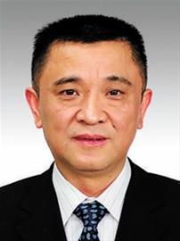 薛晓峰，男，1955年11月出生，汉族，浙江杭州人，在职大学，1972年12月参加工作，1975年4月加入中国共产党。现任上海市人力资源和社会保障局副局长，市公务员局局长、党组书记，市机构编制委员会办公室副主任。拟任上海市人民政府机关事务管理局局长、党组书记，市孙中山宋庆龄文物管理委员会副主任。