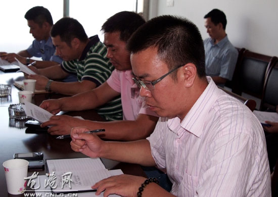 我镇召开第八届集体婚礼筹备会