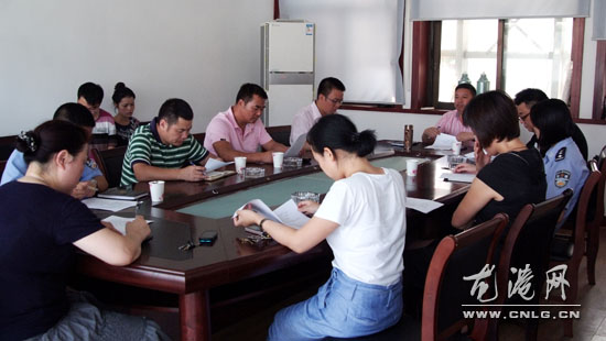 我镇召开第八届集体婚礼筹备会