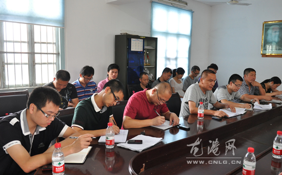 镇领导到各办事处督查第二次孕环检查工作进度