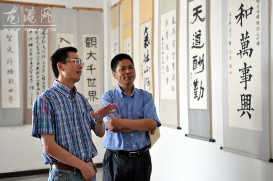 张崇波调研我镇文化事业文化产业发展情况