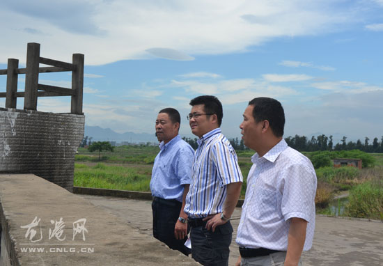 丁云勇检查我镇防汛准备工作