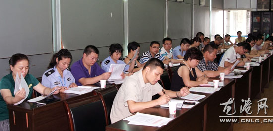 我镇召开全国文明镇创建材料创建联络员暨“双十佳”评选工作会议