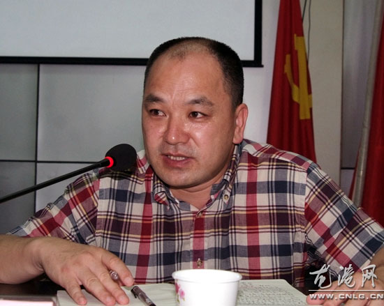 我镇召开全国文明镇创建材料创建联络员暨“双十佳”评选工作会议