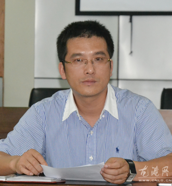 龙港镇开展百有市场及周边市容环境联合整治行动