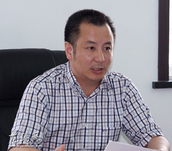 龙港镇召开十一届人大会议议案会