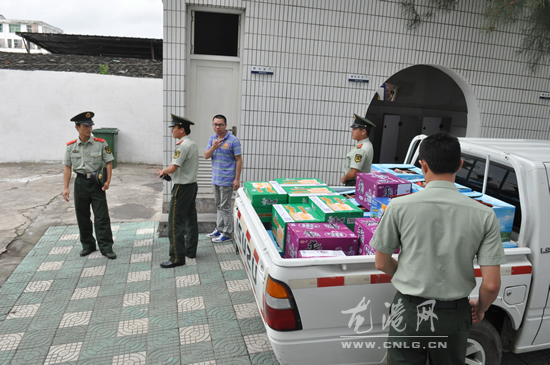  “八一”前夕 龙港镇领导慰问消防、边防官兵