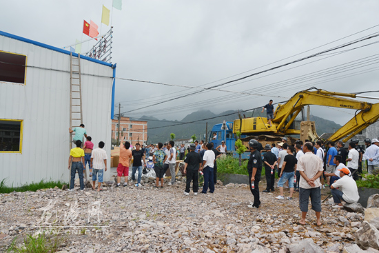 龙港“拆违”行动再发力 云岩1万多平米违章建筑被拆除