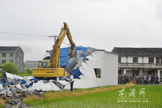 龙港“拆违”行动再发力云岩1万多平米违章建筑被拆除