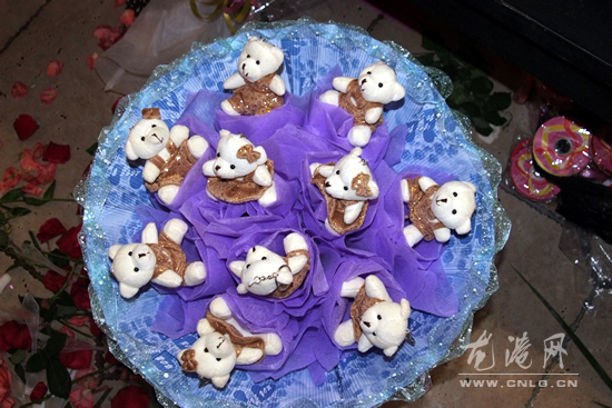 鲜花相伴  甜蜜“七夕”