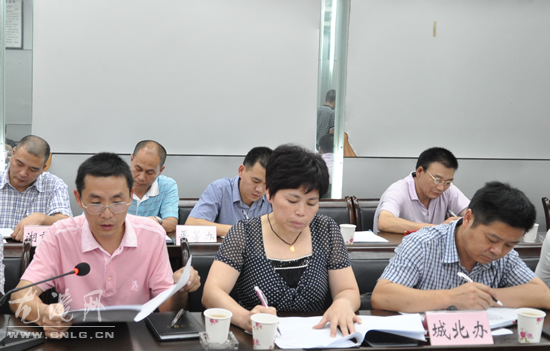 龙港镇召开办事处工作例会