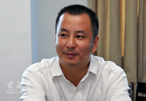 林万乐督察解决农村实际问题