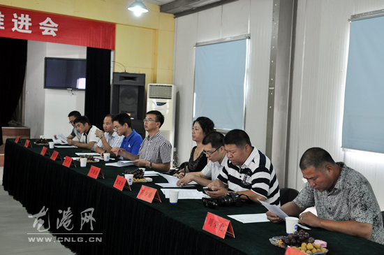 镇领导考察学习农房改造先进经验