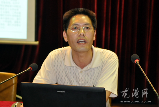 龙港镇召开胡总书记“七一”重要讲话报告学习会