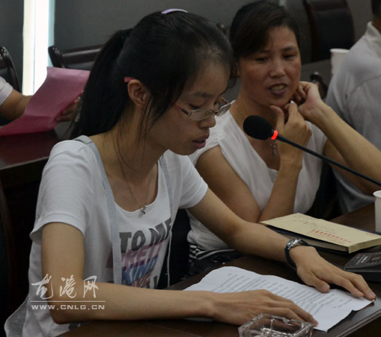 龙港镇举行“统战爱心工程”捐资助学仪式