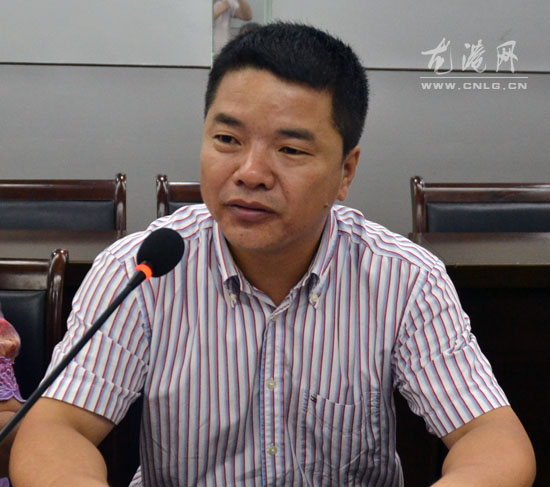 龙港镇举行“统战爱心工程”捐资助学仪式
