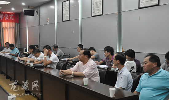 龙港镇召开固定投资项目进度协调会