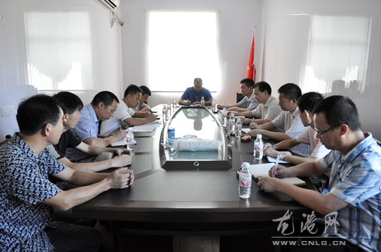 王忠秀到云岩办事处调研