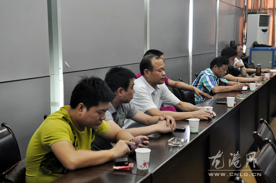 龙港镇召开固定投资项目进度协调会