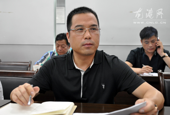 龙港镇召开固定投资项目进度协调会
