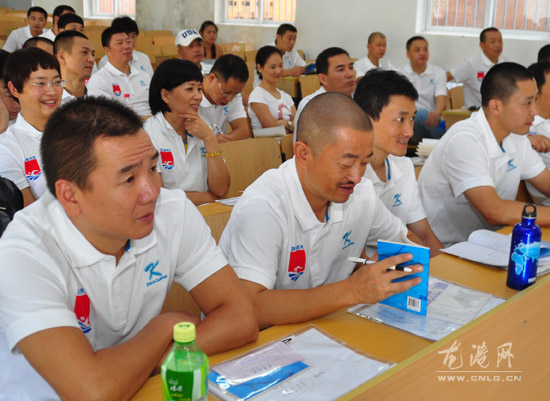2011年温州市游泳裁判员培训班暨裁判员晋级考试在龙港举行