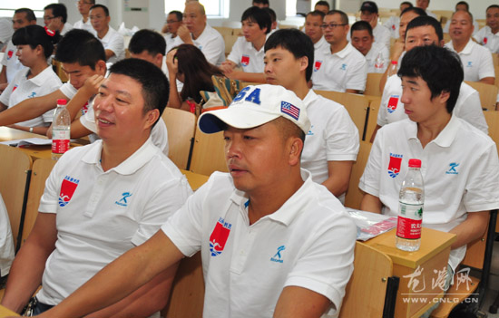 2011年温州市游泳裁判员培训班暨裁判员晋级考试在龙港举行