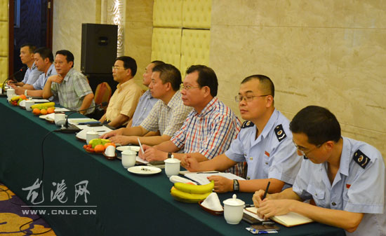 我镇地税分局召开税企座谈会