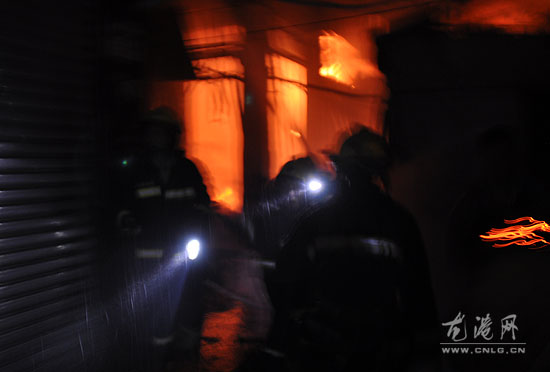 龙港一饭店厨房发生煤气爆炸  无人员受伤