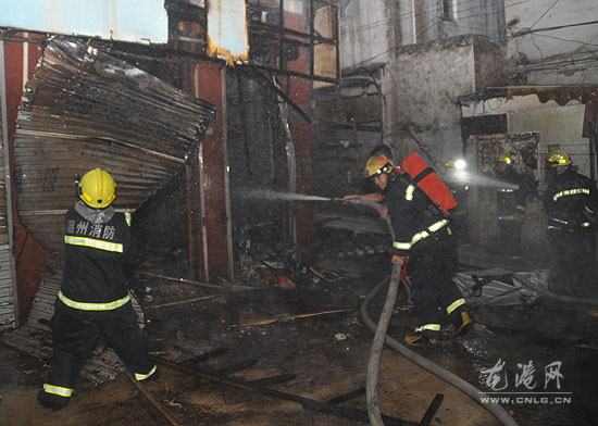 龙港一饭店厨房发生煤气爆炸  无人员受伤