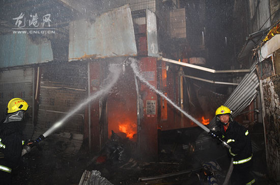 龙港一饭店厨房发生煤气爆炸  无人员受伤