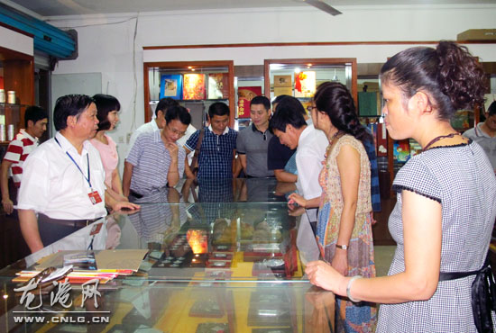 上虞市委组织部考察团一行莅临仪邦集团中国礼品城调研考察市场党建