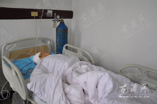 龙港一废旧货梯坠落  造成一死二伤