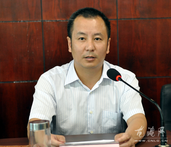龙港镇举行社区集中授牌仪式