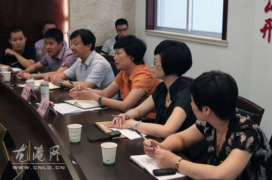 县政协来我镇调研中心镇办事处职能作用发挥情况