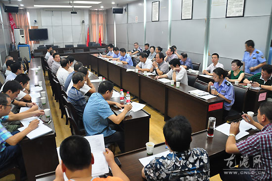 龙港镇召开单行道改建听证会