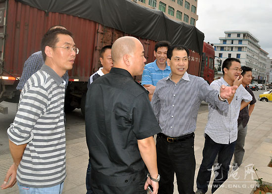 王忠秀在“两违”整治工作会议：国庆期间发现抢建  一律强制拆除