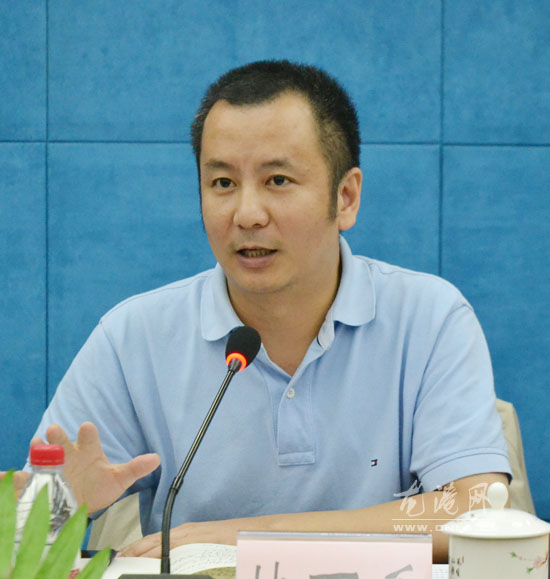 龙港镇银企座谈会