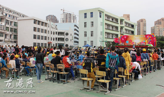 龙港二小举行2014年艺术节文艺汇演