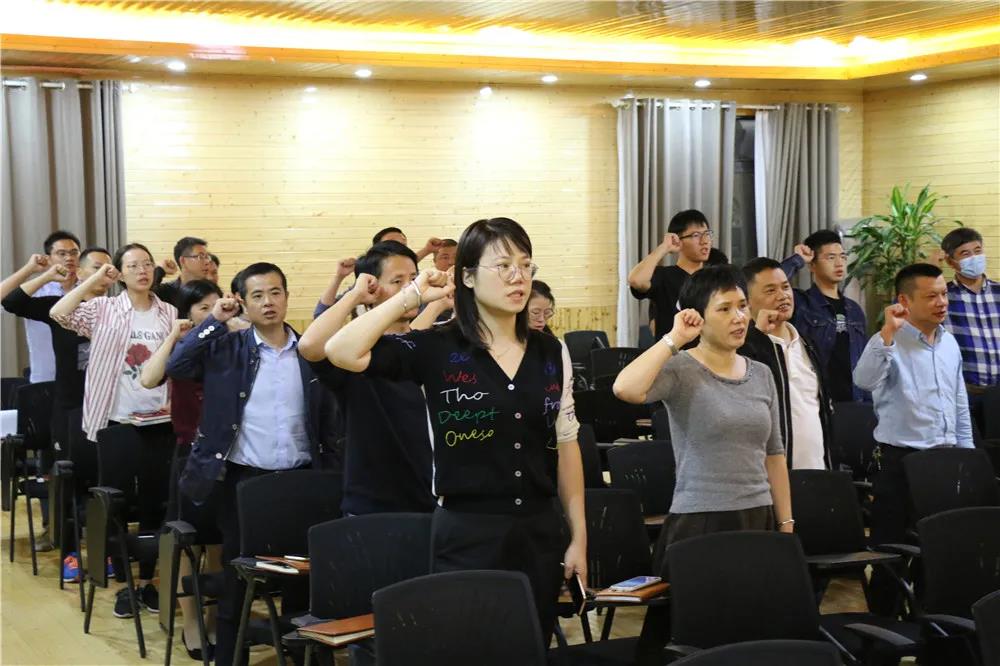 龙港新城开展10月份主题党日活动