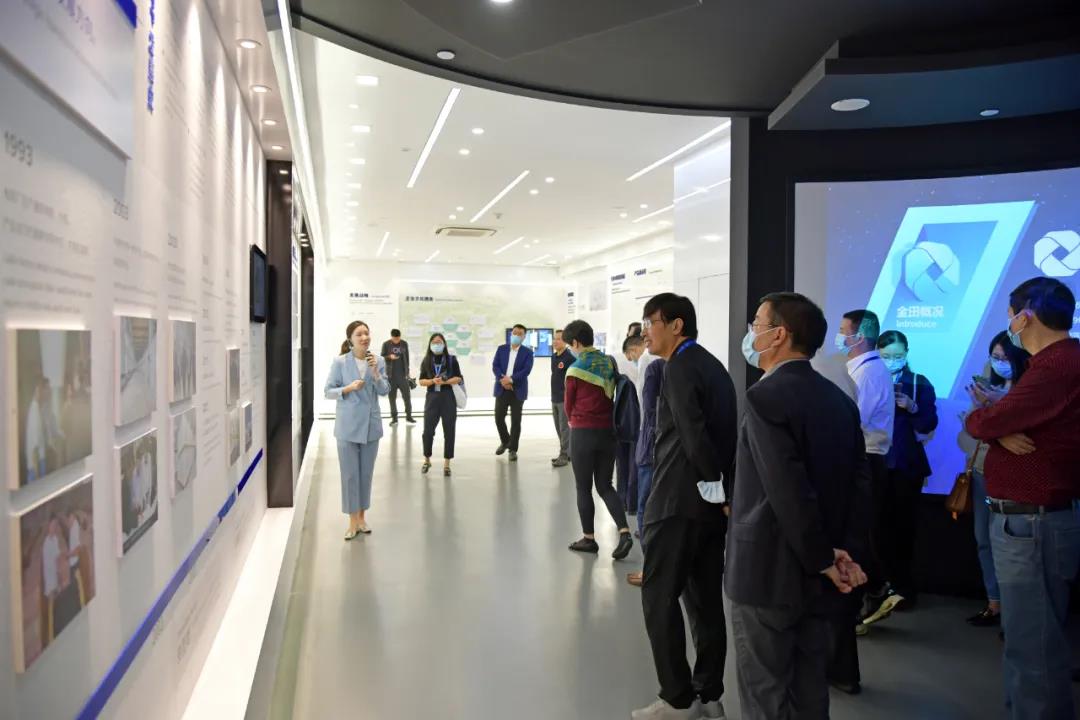 青科会龙港专场活动嘉宾考察龙港产业经济