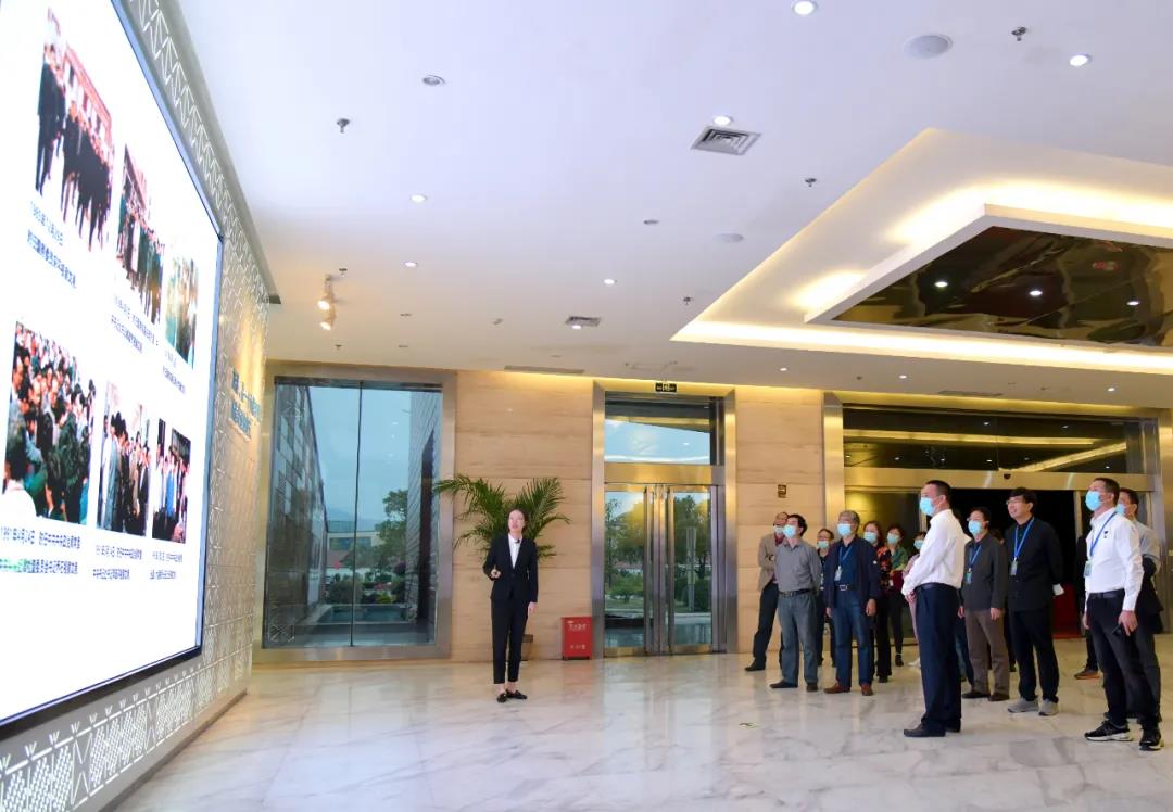 青科会龙港专场活动嘉宾考察龙港产业经济