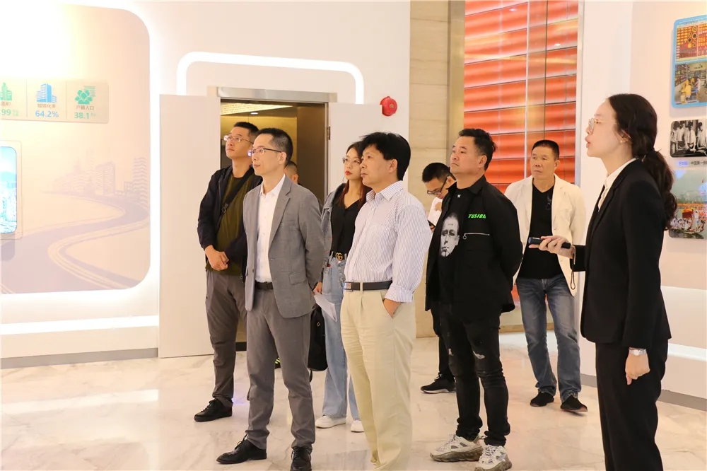 辽宁葫芦岛市委政研室调研组来龙港新城考察调研