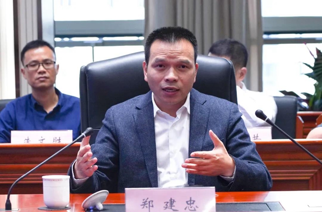 郑建忠何宗静等考察温州“城市大脑”：加强互联互通 实现深度融合