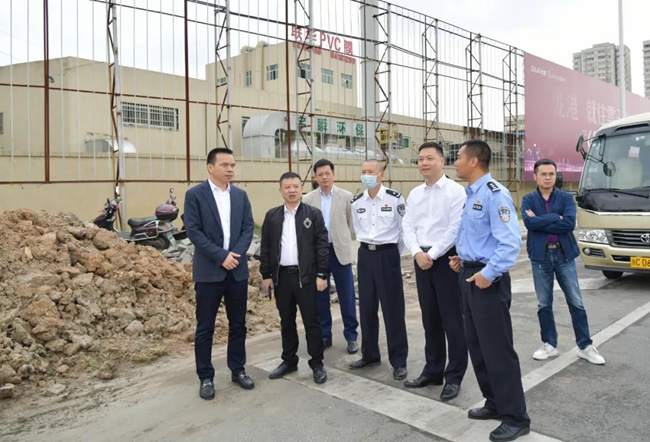 郑建忠督查平安创建工作