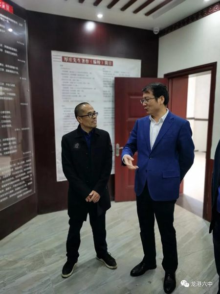 何新军副市长视察龙港六中