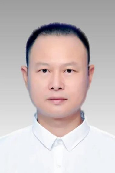 章显宁 章显宁