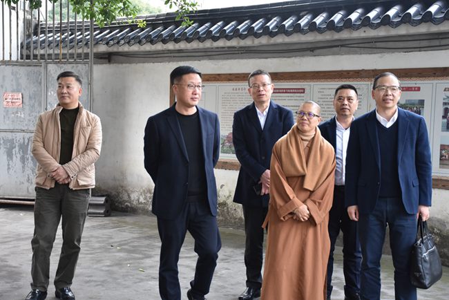 温州市政协副主席林亦俊来龙港走访联系宗教界人士