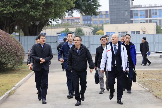 王高博在龙港市水务公司调研工作时强调国有企业要勇当改革发展的排头兵