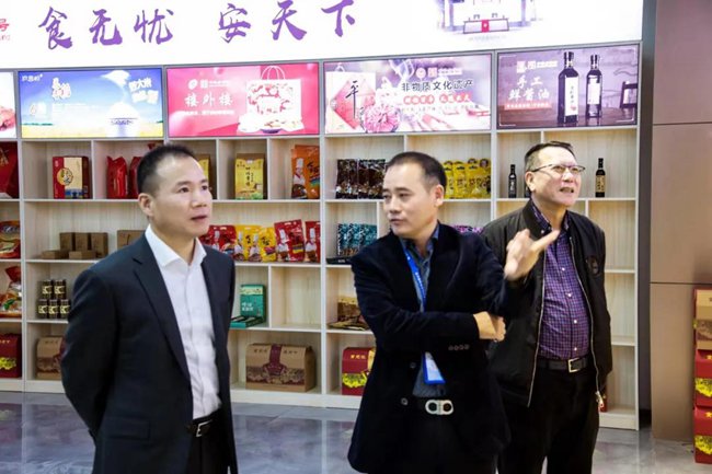 方文彬到龙港市电子商务行业协会及会员企业调研