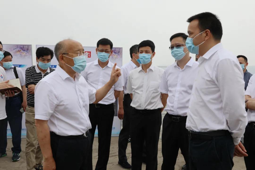 省政协副主席周国辉来龙港调研美丽大花园建设